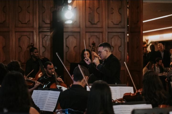 AdoraSom Orquestra em apresentação
